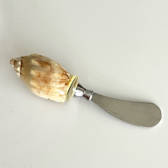 Vintage genuine Seashell 🐚 handle Butter Spreader knife - coastal decor - Picture 2 of 6